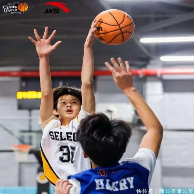 足球杯赛焦点对决揭秘：第158组阵容深度解析